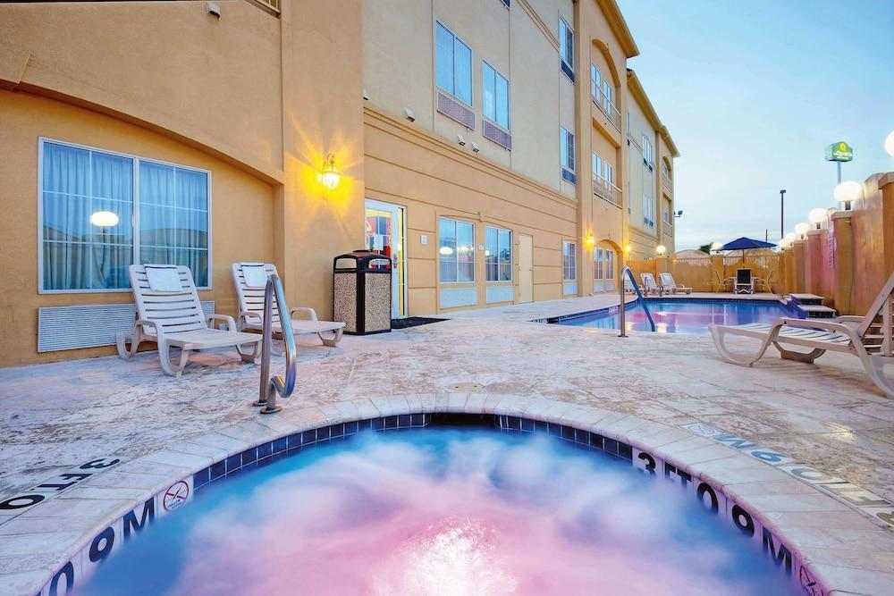 La Quinta By Wyndham Houston New Caney Exteriör bild