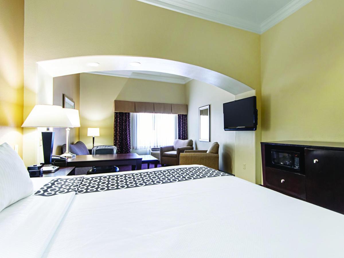 La Quinta By Wyndham Houston New Caney Exteriör bild