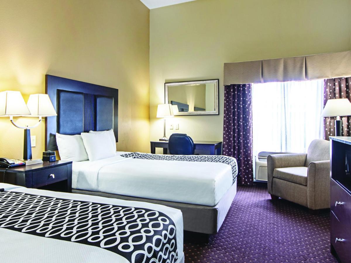 La Quinta By Wyndham Houston New Caney Exteriör bild